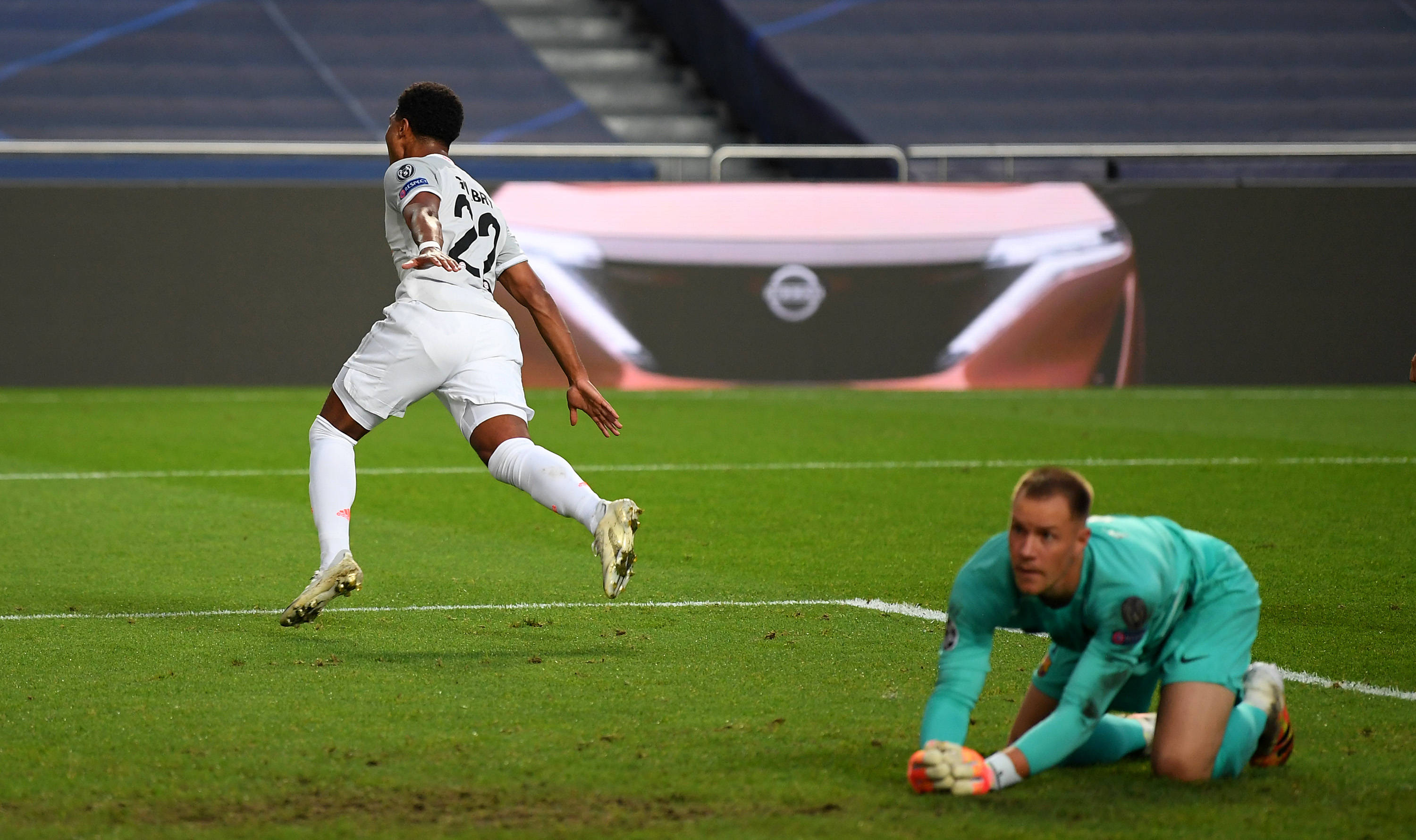 以及更大内 以及更大内